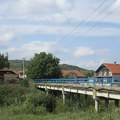 Oštećen most u Leskovačkom Priboju, do sela zaobilaznim putem