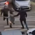 Kurir saznaje! Policija traga za nasilnicima sa snimka u Novom Sadu Devojka završila na asfaltu, mladići se pesničili nasred…
