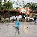 Broj poginulih raste: Crbi bilans stravičnog tornada koji je paralisao Ameriku: Najmanje četiri osobe poginule, uništeno na…