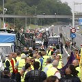 Protest francuskih i španskih poljoprivrednika uz blokadu puteva u pograničnom pojasu