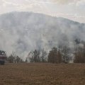 Snimak bitke sa vatrom: Pogledajte kako helikopter MUP-a gasi požar tik uz Manastir Gradac kod Raške