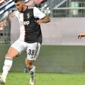 Pre 4 godine bio prvak sa Juventusom, sada je zbog tumora napustio fudbal u 26. godini