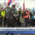 „Zašto bežite“: Pogledajte neverovatan snimak susreta studenata i naprednjaka na putu ka Nišu