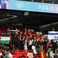 Navijač zastavom Palestine mahao pred igračima Izraela (VIDEO)
