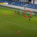 Vladimir Stojković primio jedan od najbizarnijih golova u karijeri! Okrenuo leđa dok je rival bio pred golom