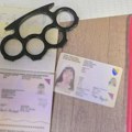 Policija privela državljane BiH ispred Pionirskog parka zbog boksera i maske sa albanskim simbolima