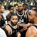 Grobari pozvali igrače da zajedno skandiraju "Željko Obradović", pevao samo jedan košarkaš Partizana