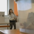 Glasanje na izborima na Kosovu do 17 sati - oko 200.000 manje birača nego u decembru