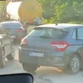 (Video) Automobil potpuno zgužvan, vozila naslagana jedno na drugo! Teška nesreća između Bora i Zaječara: Ima povređenih