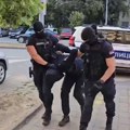 Drama na Banjici: Napao ženu u šumi pa pobegao, interventna ga ubrzo opkolila i stavila mu lisice!
