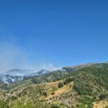 На два фронта борба са пожарима на Столовима: Ситуација још није под контролом, голим оком се види угљенисани материјал