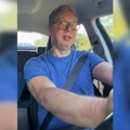"Pripreme za kampanju privode se kraju": Vučić u neobičnom izdanju, objavio video kako pere automlobil