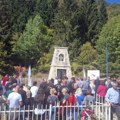 Parastos na Papratnoj njivi kod Foče: Sećanje na 42 srpska borca i civila stradala 1992. godine