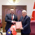 Albanci sklopili dil sa turskom Priština i Ankara potpisale soprazum o vojnoj saradnji