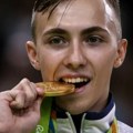 Olimpijci već decenijama grizu medalje, neki su ostali i bez zuba, a ovo je razlog zašto to čine