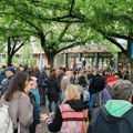 FOTO: Građani i danas blokiraju novosadski sud, porodica Marije Vasić i dalje bez informacija o njoj