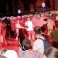 (VIDEO) Topovski udari i baklje koje lete – sukob građana i Žandarmerije