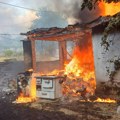 Пожари на све стране, мештани морали сами да се боре чекајући ватрогасце Драматичне сцене из општине Топола евакуисано осам…