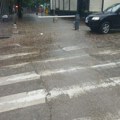 Grad i jak vetar pogodili Prokuplje i okolinu, meteorolozi upozoravaju na novo nevreme tokom noći