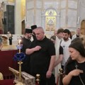 Bogorodičin pojas celivalo gotovo pola miliona vernika: I rukovodstvo Jagodine se poklonilo relikviji