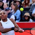 Serena Vilijams se vratila na teren posle skoro četiri godine i pobedila u dublu
