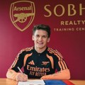Grčki biser stigao na "Emirejts" - Hristos Colis potpisao za Arsenal