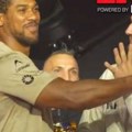 Albanski bokser "uvukao" Džošuu da pokaže dvoglavog orla, fotografija sa merenja izazvala buru reakcija