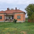 Za 30.000 evra prodaje se kuća sa 33 ara placa: Uz dom dobijate štalu, podrum, bunar i veliko dvorište - Mnogi sanjaju ovakvo…
