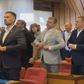 VIDEO: Minut ćutanja u Skupštini Novog Sada zbog smrti Ratka Mladića