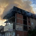 Požar na nedovršenom objektu kod Novog Pazara, muškarac ometao vatrogasce u gašenju