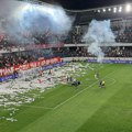 Delije pogodile golmana Vojvodine u glavu: Finale Kupa prekinuto dok se Careviću ukazivala pomoć video