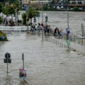 Nemačka paralisana zbog poplava: Voda dostigla 1,8 metara - obustavljen saobraćaj, zatvoreni vrtići i škole (foto)