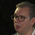 Spremili i tortu za Vučića: Da li će ovo "izblamirati" Vučića dok je Makron u Beogradu!