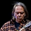 Neil Young najavio reizdanje povodom 50 godina albuma „On the Beach“