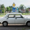 Britanka posetila Srbiju u "najgorem automobilu u istoriji": Pravo čudo desilo se na uzbrdici kod Magliča
