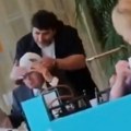 Napadnut tomas Bah, čovek koga mrze i Rusija i ukrajina! Evo šta mu je uradio čovek u nemačkom kafiću (video)