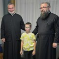 Eparhija niška uručila donaciju za lečenje Vanje, koji boluje od cerebralne paralize