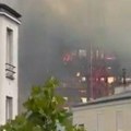 Nezapamćen požar u centru Pariza: Vatrena stihija zahvatila osmospratnicu, oko 180 vatrogasaca na terenu (foto/video)