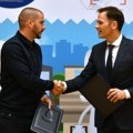 Mali potpisao ugovore sa dobitnicima nagradne igre "Uzmi račun i pobedi" (FOTO)