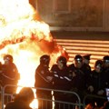 Haos u Tirani, besne protesti zbog Edija Rame: Molotovljevi kokteli zapalili zgradu vlade (foto)