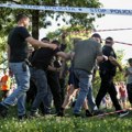 Tenzije na Trnjanskim kresovima: Keleminec stigao s prosvjednicima, policija privela ženu