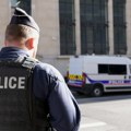 Ukradena srebrna figura Hrista sa drvenog raspeća iz crkve u Parizu