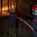 Požar opustošio 800 hektara šume, ugroženo 1.000 ljudi: Dramatični snimci vatrene buktinje nedaleko od Pariza (video)