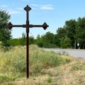 U slavu Božiju: Postavljen Krst na ulazu u Krajišnik