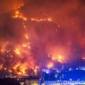 Bukti veliki požar u Hrvatskoj: Vatra stigla do centra Omiša, evakuisani stanovnici i turisti /foto/