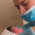 (Foto) Porodila se zvezda Granda, ponosni otac objavio prvu fotografiju bebe: "Dobrodošla, osmehu moj"