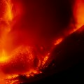 Etna eruptirala Lava kulja, oblak pepela se širi (foto)