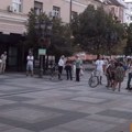 Protest od 4 minuta: Mali broj građana se okupio na skupu "Novi Sad protiv nasilja" (video)