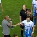 Nerealna scena na 120 kilometara od Srbije: Sudija dao crveni karton spikeru u lk, razlog je neverovatan