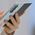 Преклопни телефони обарају рекорде: глобална испорука расте, а Самсунг и даље убедљиво води